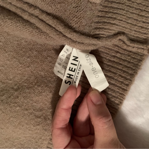 Brand: Shein Size: OS - Picture 2 of 3